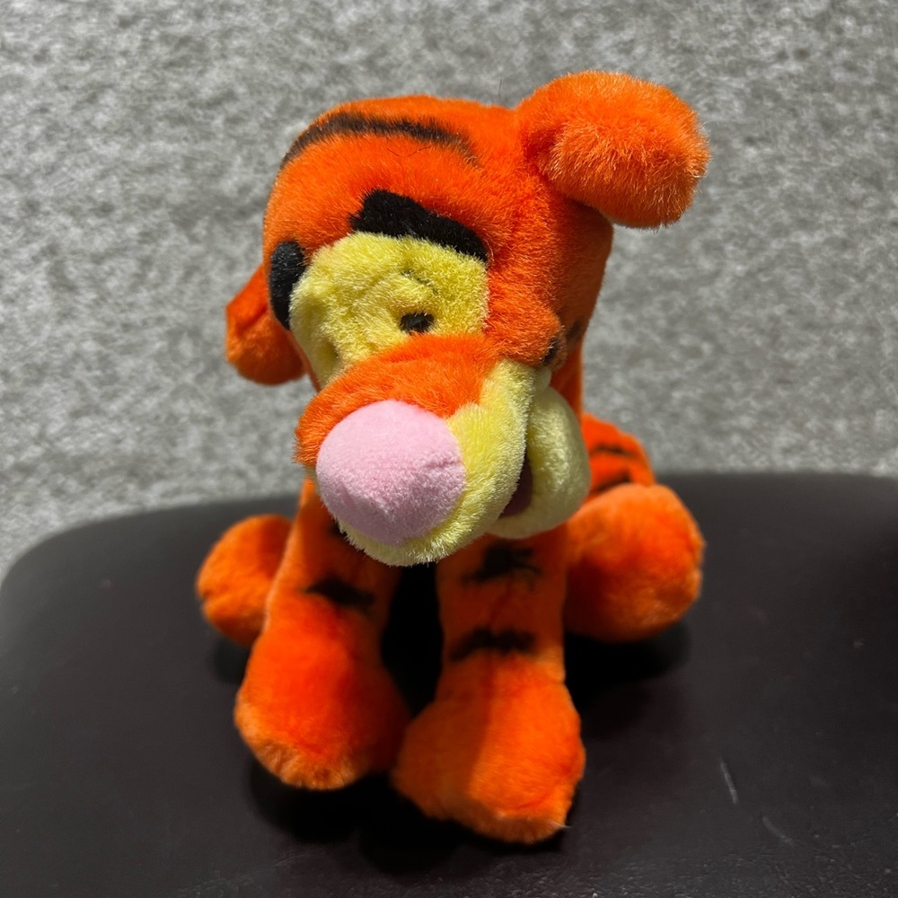 Vintage Walt Disney World Parks Tigger Bean Bag Plush Stuffed Animal Has Tags